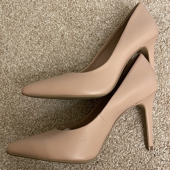 Christian Soriano for Payless nude pointed pumps - Picture 8 of 9